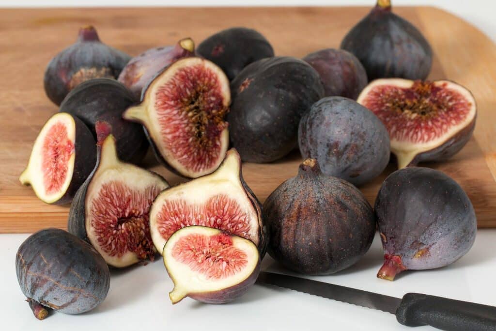 ripe sliced figs